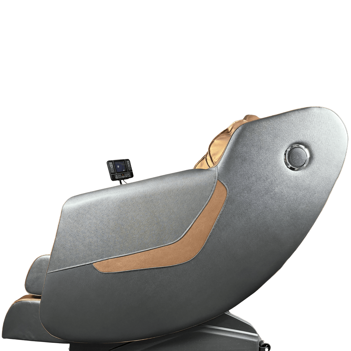 Zijkant van een goudzwarte massagestoel met speaker en zicht op het touchscreen paneel.